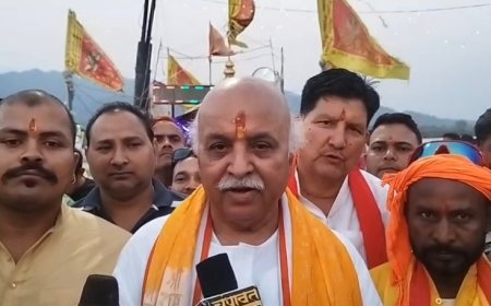 टनकपुर में प्रवीण तोगड़िया का स्वागत, मां शारदा की आरती में शामिल हुए