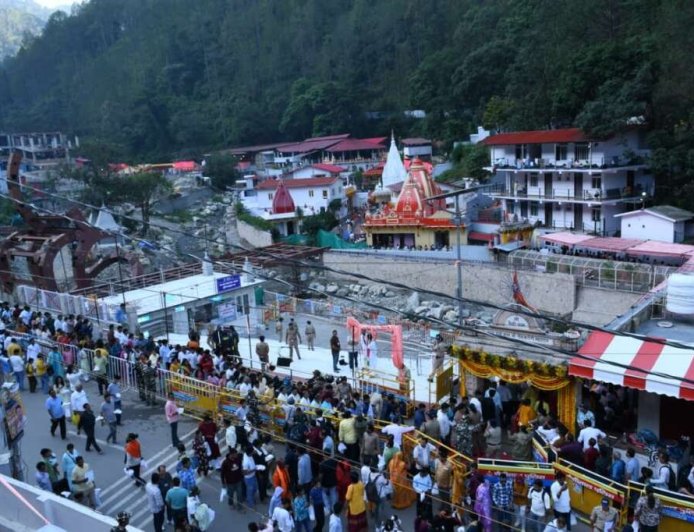 कैंची धाम का स्थापना दिवस: भक्ति और आस्था का अद्भुत सैलाब, बाबा नीब करौली के जयकारों से गूंजा संतोष का धाम