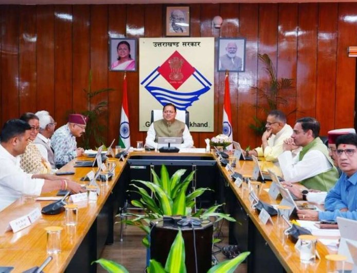उत्तराखंड कैबिनेट के ऐतिहासिक फैसले: 12 प्रस्तावों को मंजूरी, साक्षरता बढ़ाने का बड़ा कदम