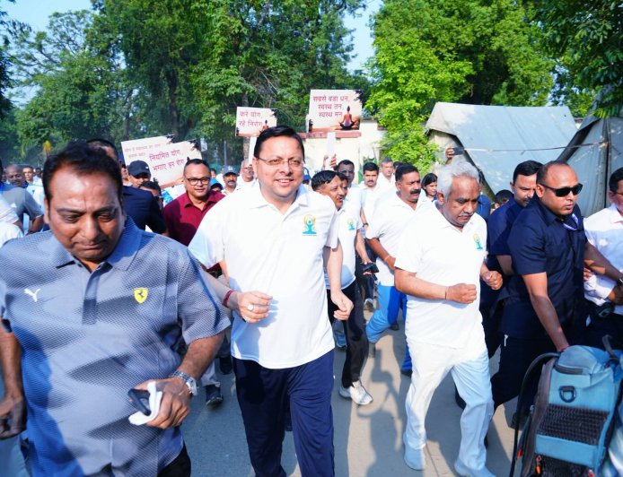 सीएम धामी का 'रन फॉर योगा' कार्यक्रम में ऐतिहासिक सहभागिता