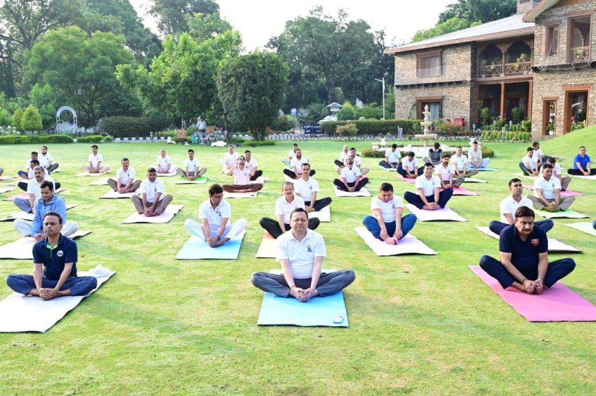 योग को अपनी दिनचर्या में शामिल करें: मुख्यमंत्री धामी का संदेश