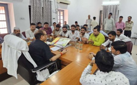 बरेली कॉलेज में प्रवेश व्यवस्था पर फूटा छात्रों का गुस्सा, समाजवादी छात्र नेताओं ने रखीं अहम मांगें