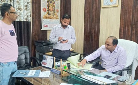 चम्पावत : UPCL कार्यालय में DM का औचक निरीक्षण, EE समेत छह कर्मचारी मिले गायब, स्पष्टीकरण तलब