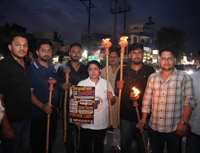 देहरादून की रिया थापा को न्याय दिलाने के लिए कांग्रेस का विशाल प्रदर्शन
