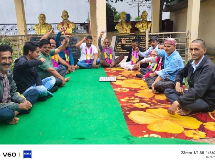 खेतीखान में धरने का आगाज, स्वतंत्रता संग्राम सेनानियों के स्मृति स्थल की राशि स्थानांतरित करने से क्षेत्र में रोष