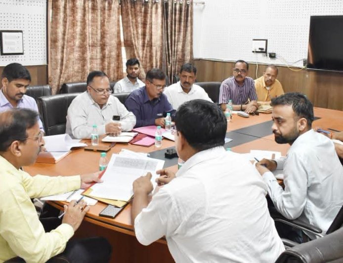 चमोली में मतदाता सूची के पुनरीक्षण के लिए महत्वपूर्ण बैठक आयोजित