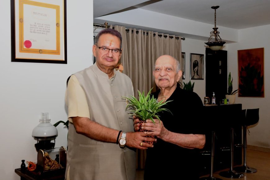 गणेश जोशी का महावीर चक्र विजेता लेफ्टिनेंट जनरल आनंद सरूप से आभारजनक मुलाकात