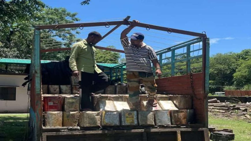नैनीताल: वन विभाग की कार्यवाही में 480 टिन अवैध शराब से भरा कैंटर पकड़ा गया