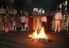 देहरादून में कांग्रेस का विरोध, हत्या व कानून व्यवस्था पर उठाए सवाल के बीच पुतले का दहन