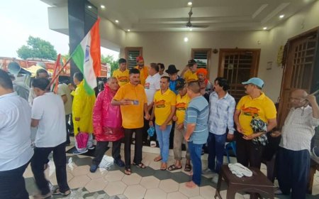 बिंदुखत्ता: बारिश की परवाह किए बिना राजस्व ग्राम की मांग, सैकड़ों लोगों ने किया जनजागरण
