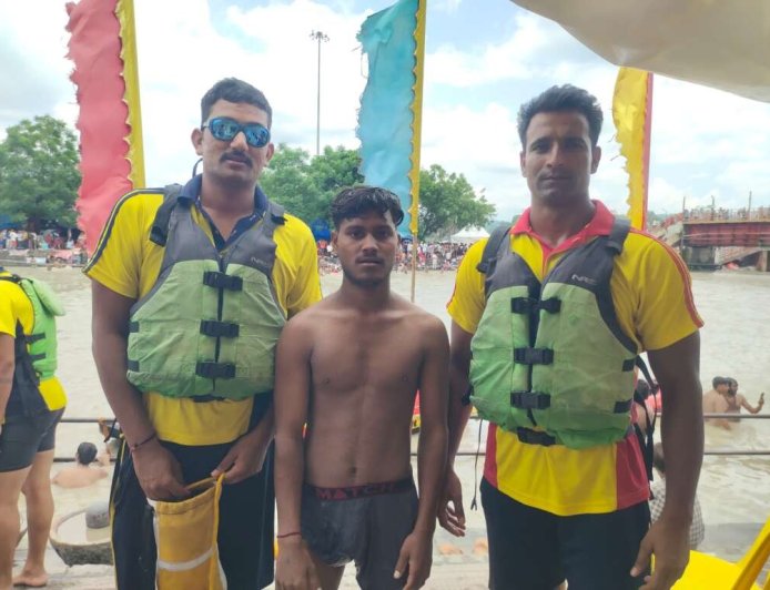 हरिद्वार: कांवड़ यात्रा के दौरान SDRF की तत्परता से 18 शिवभक्तों का सफल रेस्क्यू