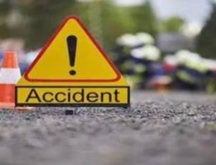 दर्दनाक हादसा : कार गहरी खाई में गिरी, पिता की मृत्यु और पुत्र घायल