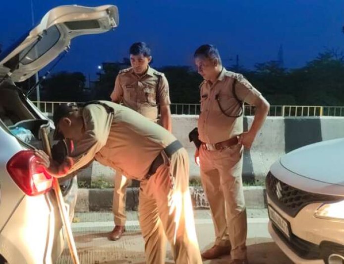 स्वतंत्रता दिवस को लेकर पुलिस अलर्ट, लालकुआं में जगह-जगह सघन चेकिंग अभियान