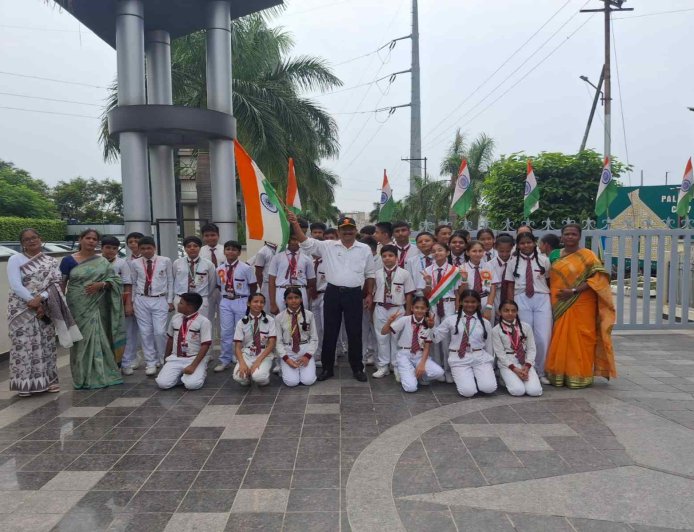 स्वतंत्रता दिवस पर दि आनंदा एकेडमी में रंगारंग कार्यक्रम का आयोजन