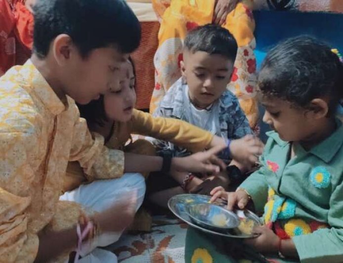 रक्षाबंधन पर नन्हे बच्चों ने बांधी राखी, भाई-बहन के प्रेम से सजे खुशनुमा पल