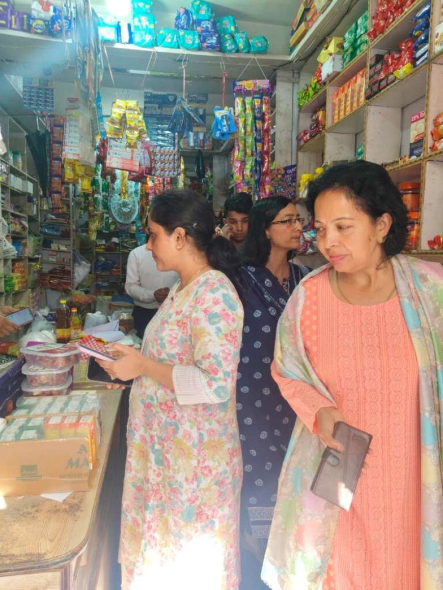 लोहाघाट में दुकानों और जनरल स्टोरों का सघन निरीक्षण: जिलाधिकारी के आदेश पर कार्रवाई