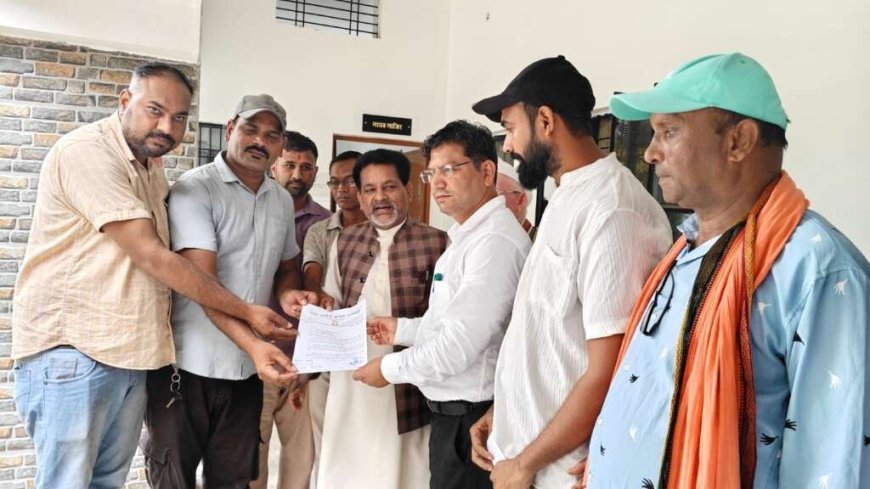हल्द्वानी में मंच के ‘शुद्धिकरण’ के विरोध में नगर कांग्रेस ने राज्यपाल को भेजा ज्ञापन