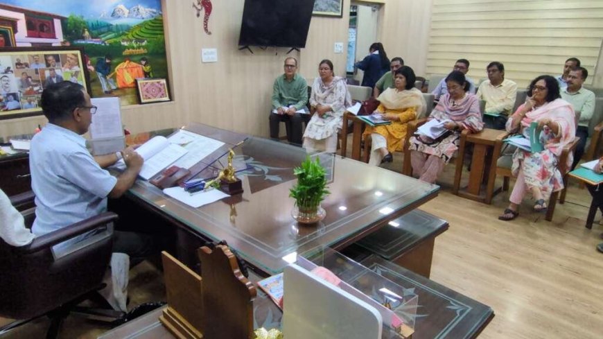 Haldwani News: अस्पतालों में मरीजों को बाहर की दवा लिखी तो होगी कार्रवाई, DM ललित मोहन रयाल के सख्त निर्देश
