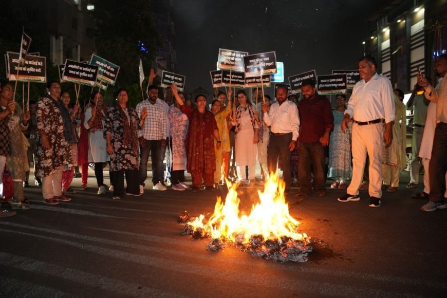 देहरादून में कांग्रेस का विरोध, हत्या व कानून व्यवस्था पर उठाए सवाल के बीच पुतले का दहन