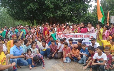 बिंदुखत्ता राजस्व गांव: 17वें दिन पदयात्रा में उमड़ा जनसैलाब, महिलाओं-बच्चों की भारी भागीदारी