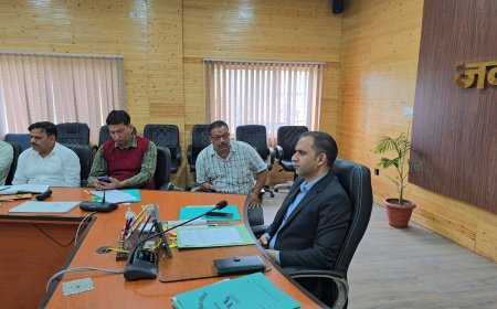 पिथौरागढ़ में डीएम का जनता दरबार, सामने आईं 18 शिकायतें