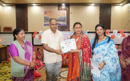 Champawat News: सीएम धामी के जन्मदिन पर सेवा संकल्प अभियान, उत्कृष्ट महिलाएं सम्मानित
