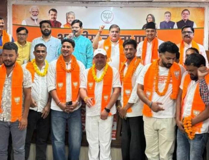 पाटी नगर पंचायत अध्यक्ष समेत 31 जनप्रतिनिधियों ने थामा भाजपा का दामन