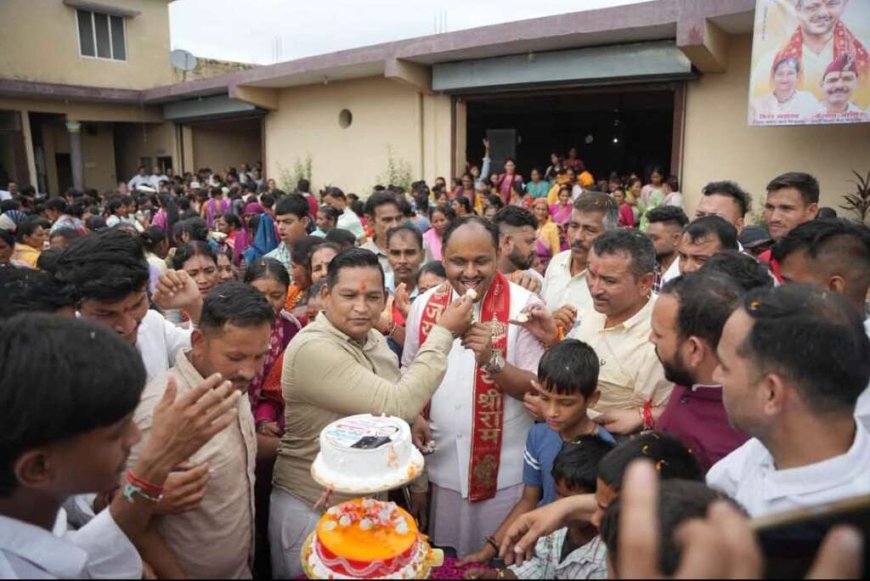 लालकुआं विधानसभा में दीपेन्द्र कोश्यारी के जन्मोत्सव पर उमड़ा जनसैलाब, बिंदुखत्ता से चोरगलिया तक गूंजे स्वागत के नारे