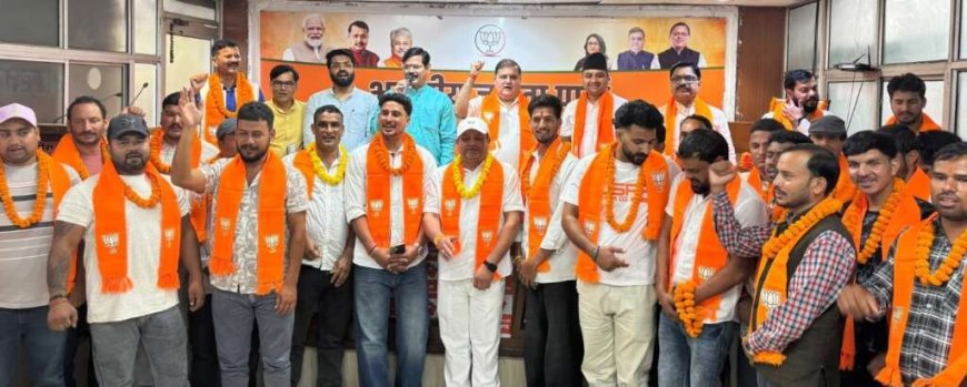 पाटी नगर पंचायत अध्यक्ष समेत 31 जनप्रतिनिधियों ने थामा भाजपा का दामन