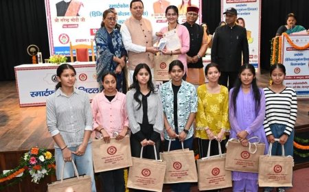 सीएम धामी ने अंतरराष्ट्रीय बालिका दिवस पर शिक्षाप्रद कार्यक्रम में दिया योगदान