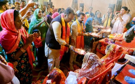 देहरादून में BJP अध्यक्ष सिद्धार्थ उमेश अग्रवाल ने 1300 कन्याओं का पूजन किया, भेंट की कीर्तन किट