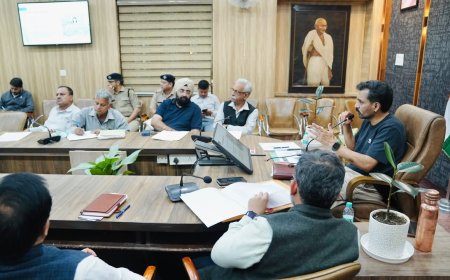 विधानसभा चुनाव-2027ः देहरादून में 23 अक्टूबर से ईवीएम की तकनीकी जांच, डीएम ने राजनीतिक दलों से मांगा सहयोग