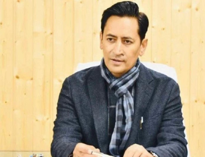Nainital News: फर्जी आधार-मृत्यु प्रमाण पत्र से भूमि नामांतरण, आयुक्त ने दिए FIR के निर्देश