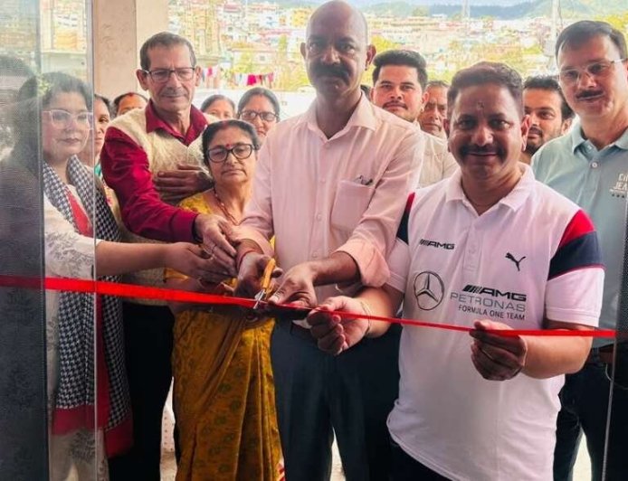 चम्पावत में शुरू हुआ ‘सियाराम थायरोकेयर’ कलेक्शन सेंटर, स्थानीय लोगों को मिलेंगी पैथोलॉजी जांच की सुविधाएं