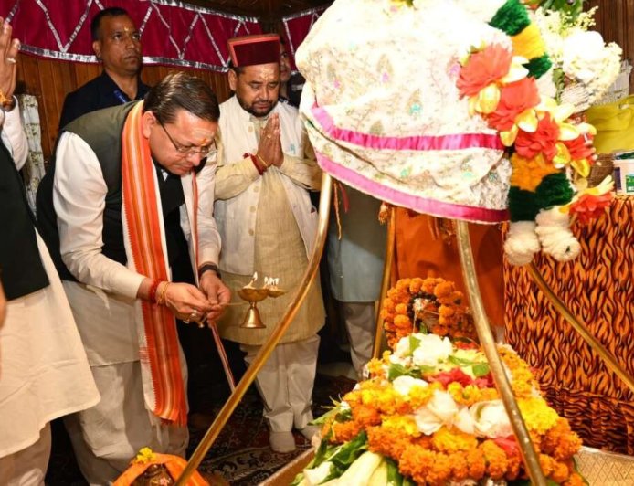 उत्तराखंड: पीएम मोदी के 25 वर्षों के सार्वजनिक जीवन का विशेष उत्सव, सीएम धामी ने काशी विश्वनाथ में की पूजा