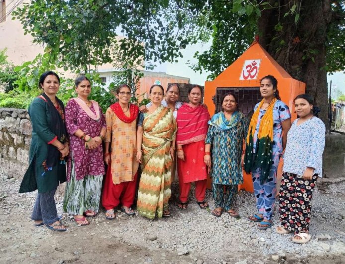 टनकपुर में पेयजल लाइन के लिए तोड़े गए रास्ते, महिलाओं ने किया बड़ा प्रदर्शन