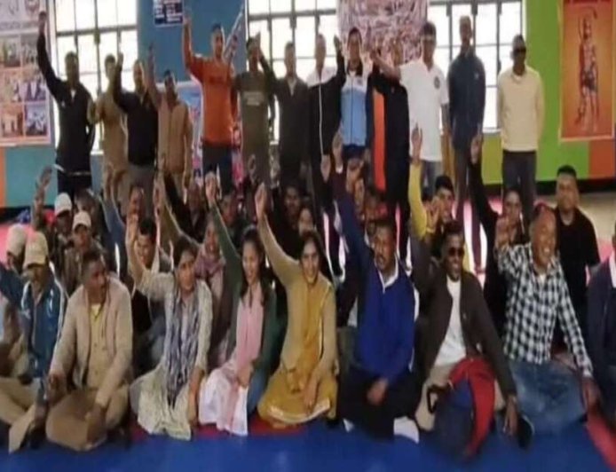छह महीने के बाद भी वादा अधूरा, PRD जवानों का 365 दिन रोजगार के लिए व्यापक प्रदर्शन