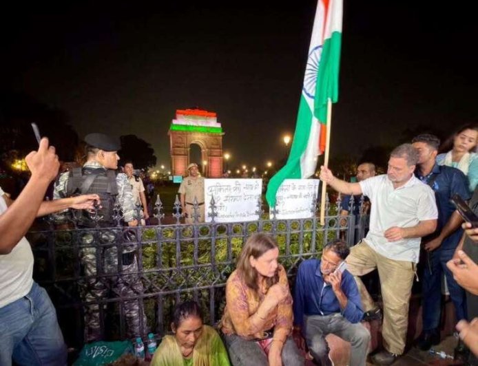 अंकिता भंडारी मामले में न्याय की गुहार: इंडिया गेट पर धरना, राहुल-प्रियंका के समर्थन में