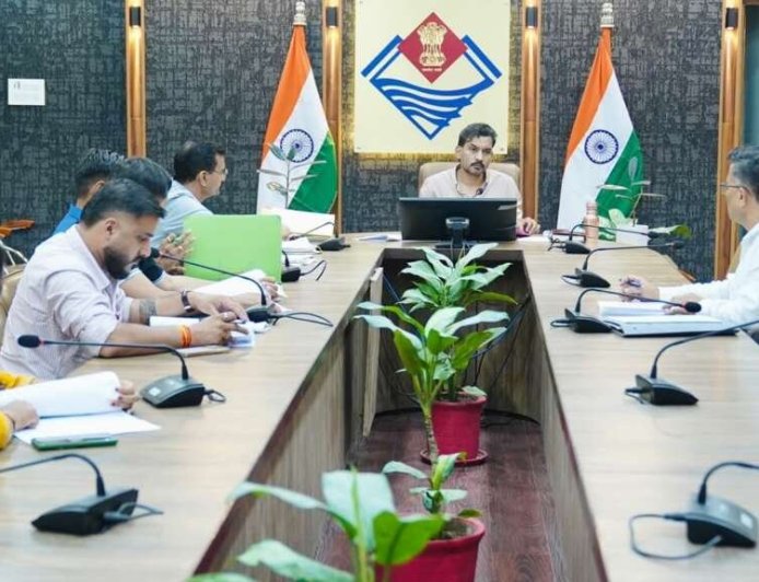 देहरादून: बुक्सा जनजाति के गांवों को सभी कल्याणकारी योजनाओं से जोड़ने की पहल
