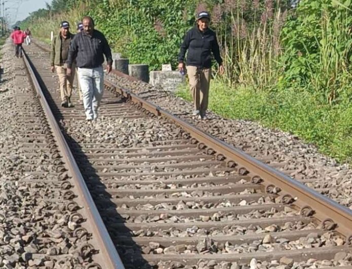 बाघ एक्सप्रेस की चपेट में आने से नर हाथी की मौत, दो घंटे बाधित रहा रेल संचालन