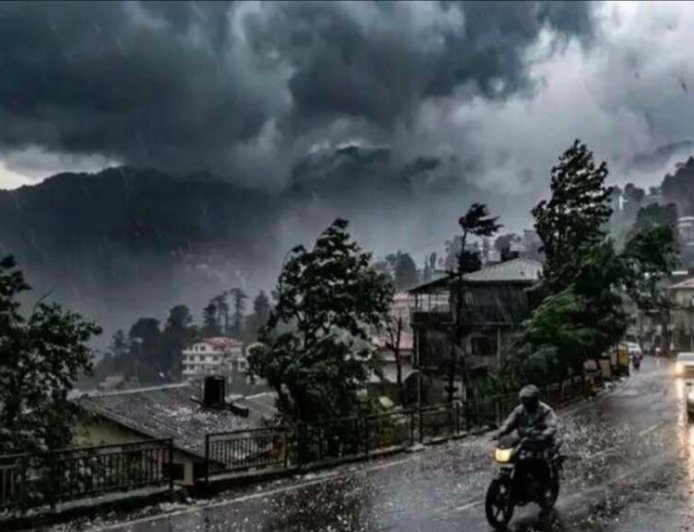 Uttarakhand Weather Update: कल इन जिलों में भारी बारिश का ऑरेंज अलर्ट, बिगड़ा मौसम