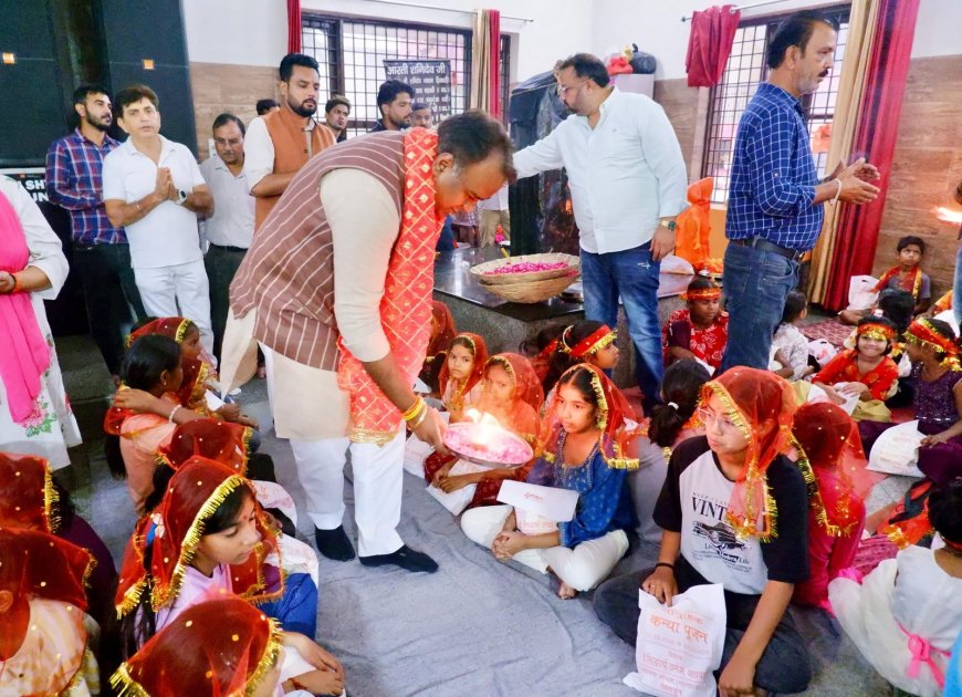 महानगर अध्यक्ष सिद्धार्थ उमेश अग्रवाल ने 11,000 कन्याओं के पूजन का लिया संकल्प, नवरात्र के पहले और दूसरे दिन 2500 कन्याओं की भक्ति