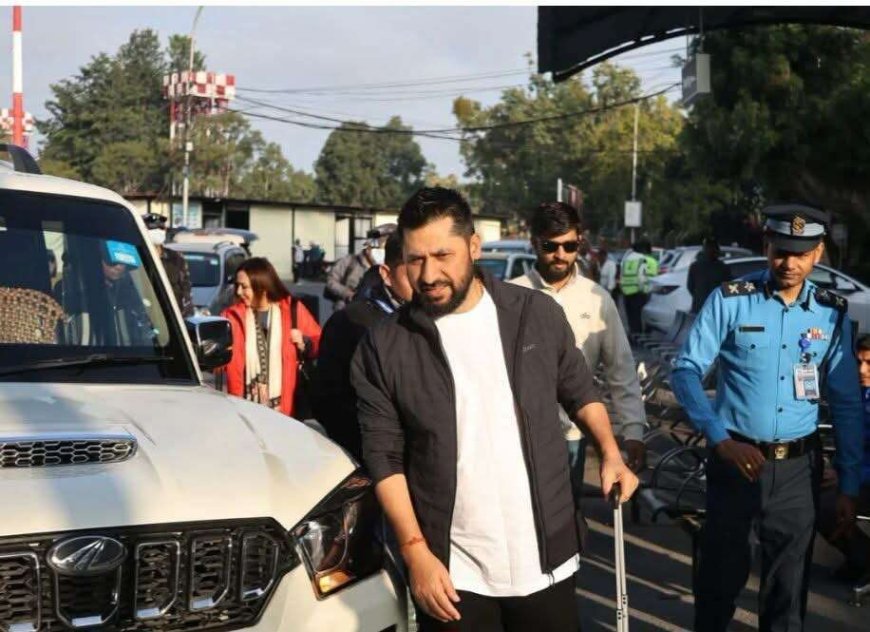 नेपाल के नेता रवि लामिछाने परिवार संग बनबसा सीमा से भारत पहुंचे, कैंचीधाम और कामाख्या मंदिर में करेंगे दर्शन